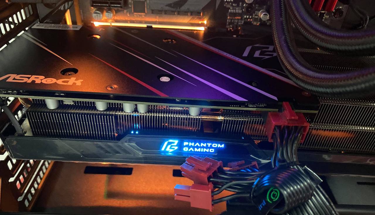 AMD Radeon RX 5600 XT Phantom Gaming D3 Unboxing 8